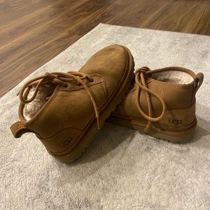 Neumel UGGS size 7 Women’s